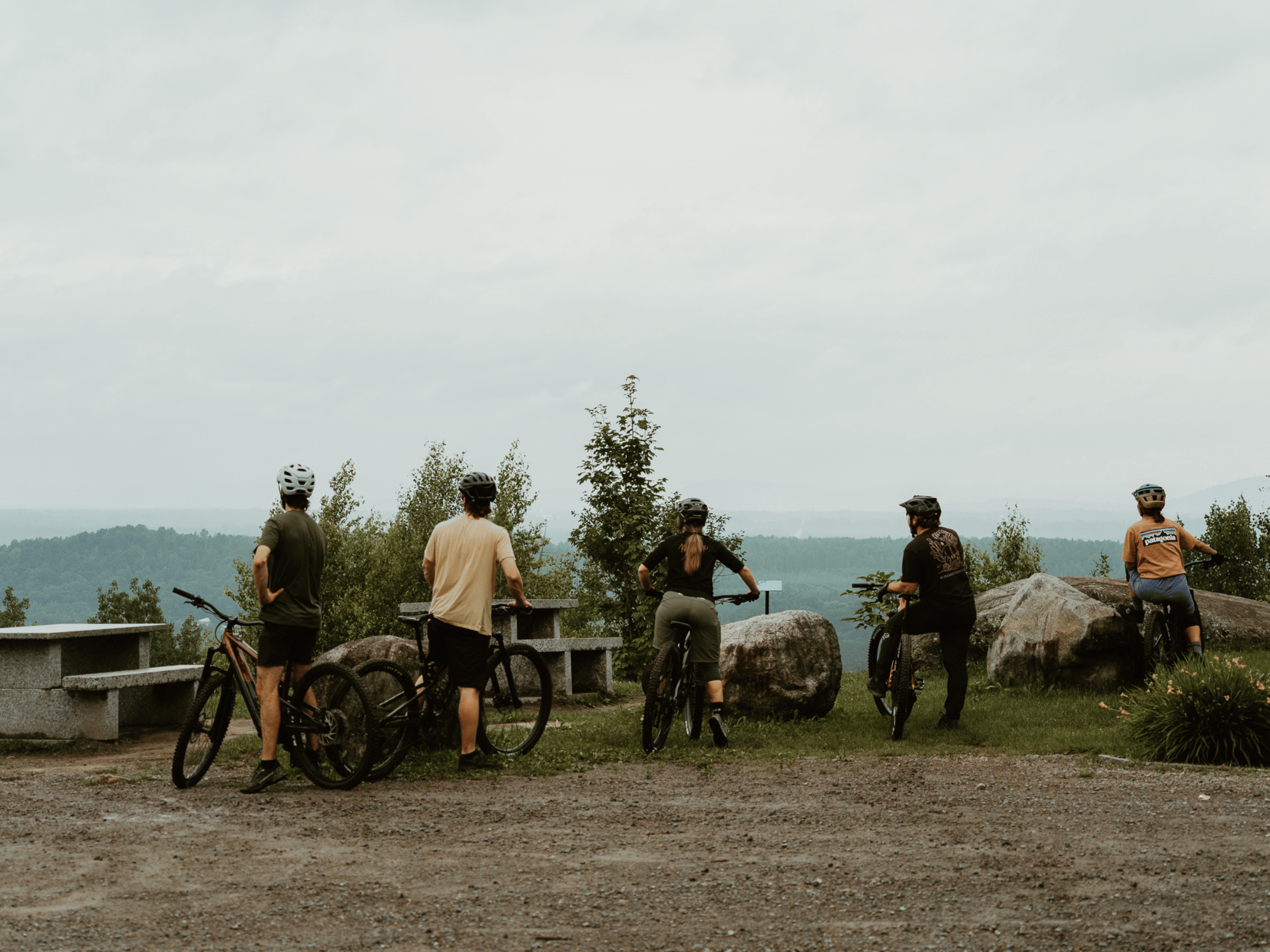 Cyclistes au sommet du Mont-Laura à Saint-Raymond.